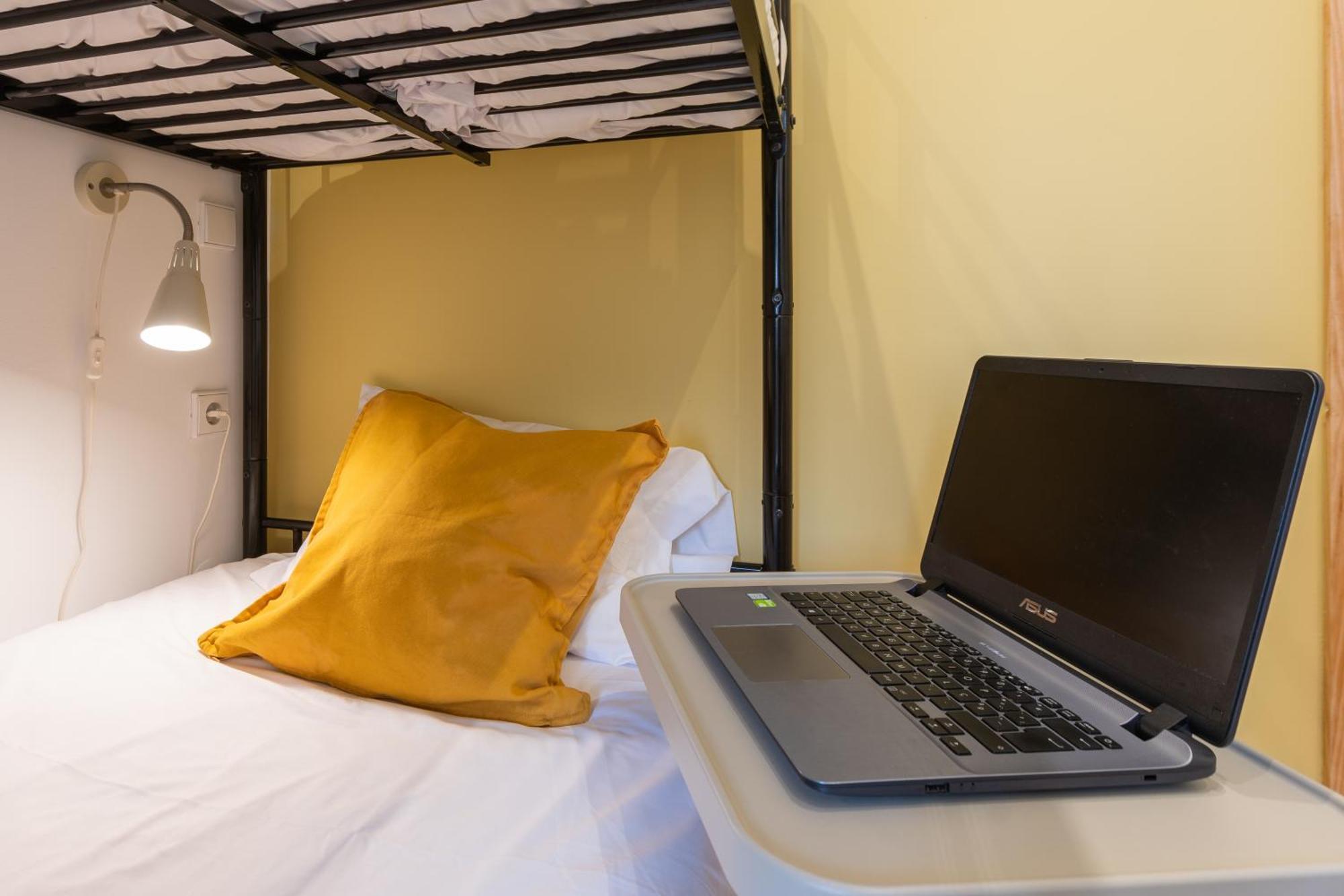 731 Costa Cabral Metro Residence Porto Room photo