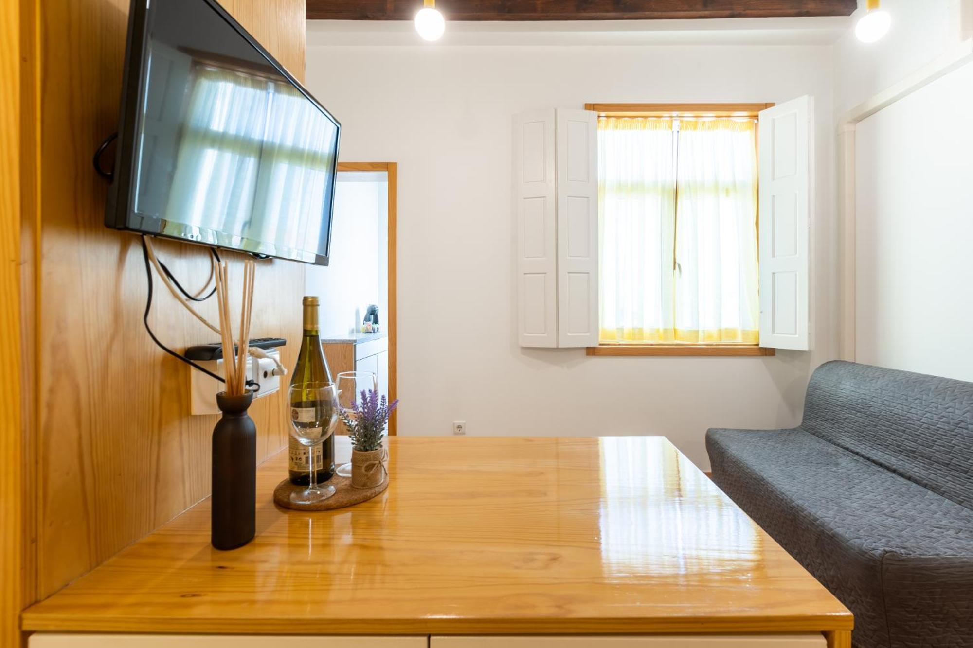 731 Costa Cabral Metro Residence Porto Room photo