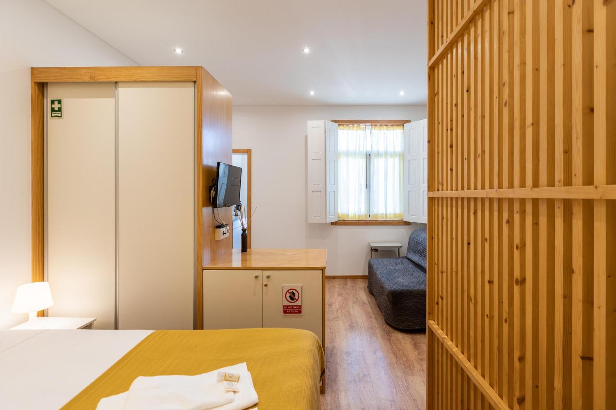 731 Costa Cabral Metro Residence Porto Room photo