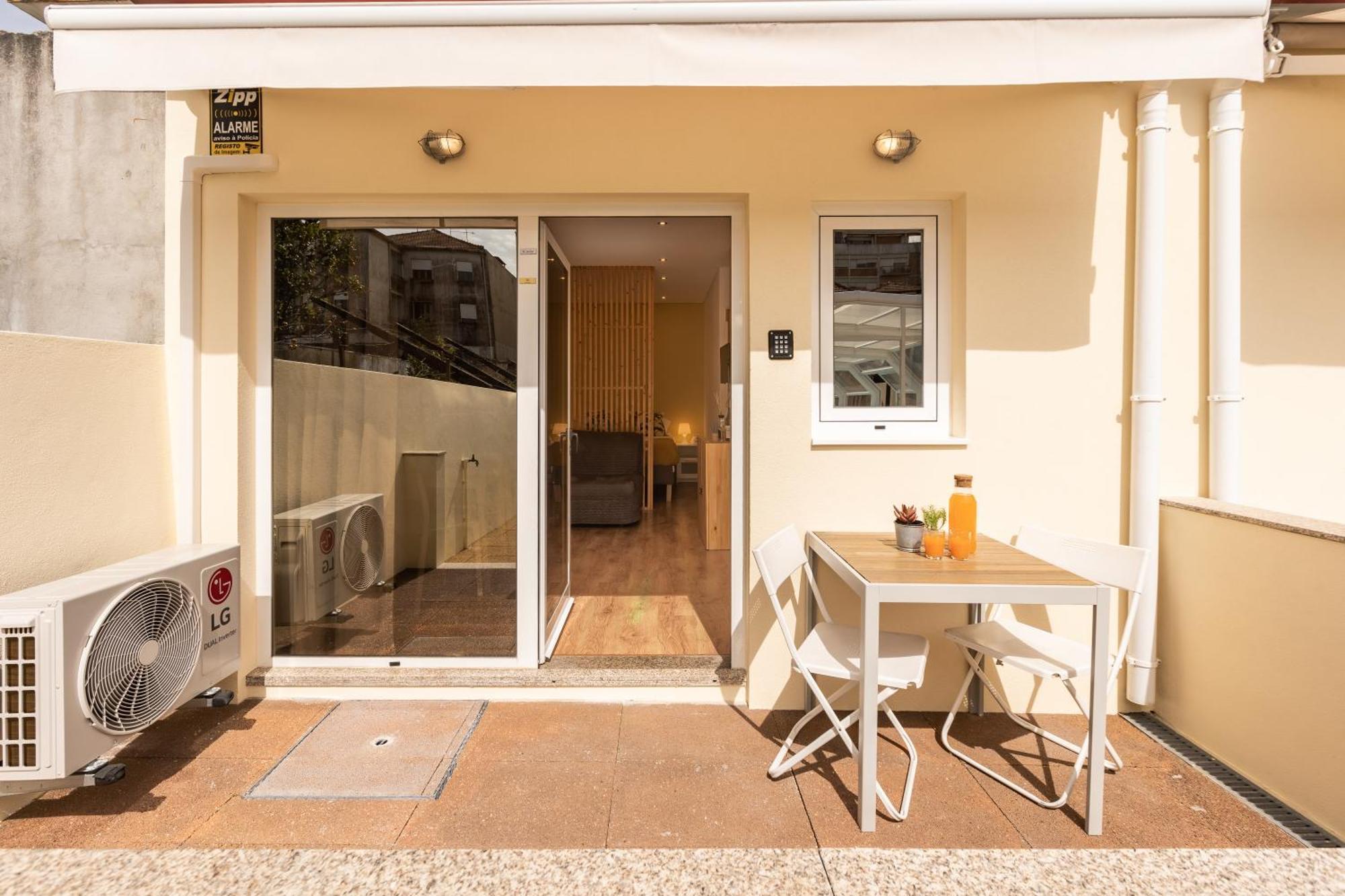 731 Costa Cabral Metro Residence Porto Room photo