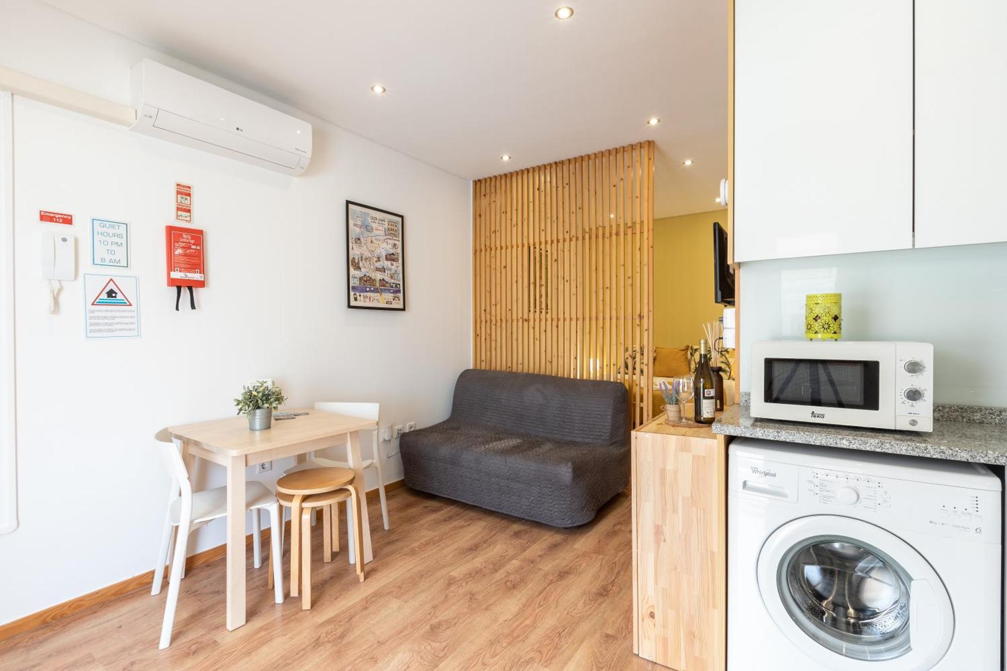 731 Costa Cabral Metro Residence Porto Room photo
